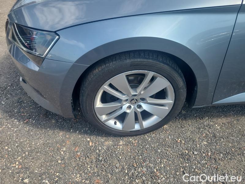  Skoda  Superb  Combi (3V5)(2015)  Com.2.0TDI 140 Style 4x4 AT #2