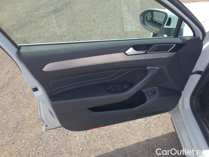  Volkswagen  Passat  Variant (CB5) (2019) Pas.Var.2.0TDI 147 Eleg. 4M AT #8