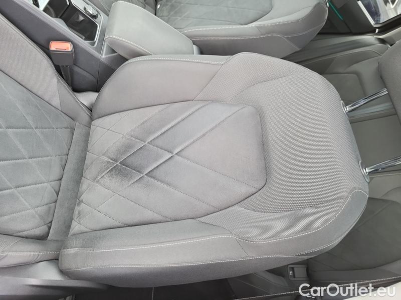  Volkswagen  Golf   Var.2.0TDI 110 Style AT #17