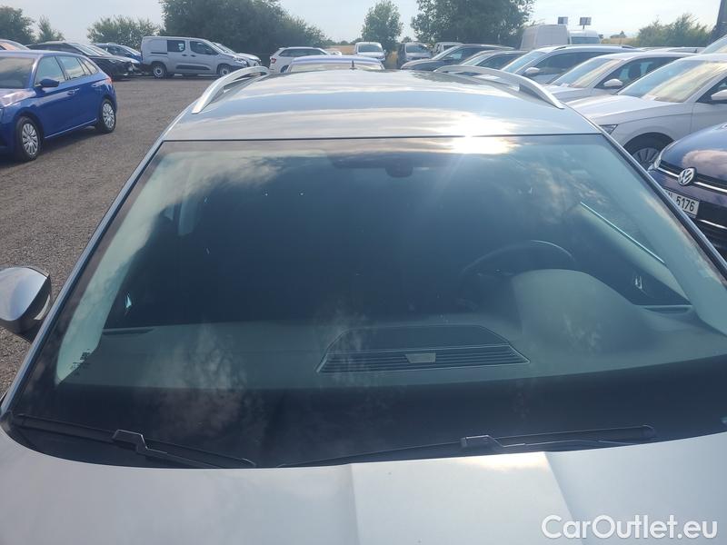  Skoda  Superb  Combi (3V5)(2015)  Com.2.0TDI 140 Style 4x4 AT #1