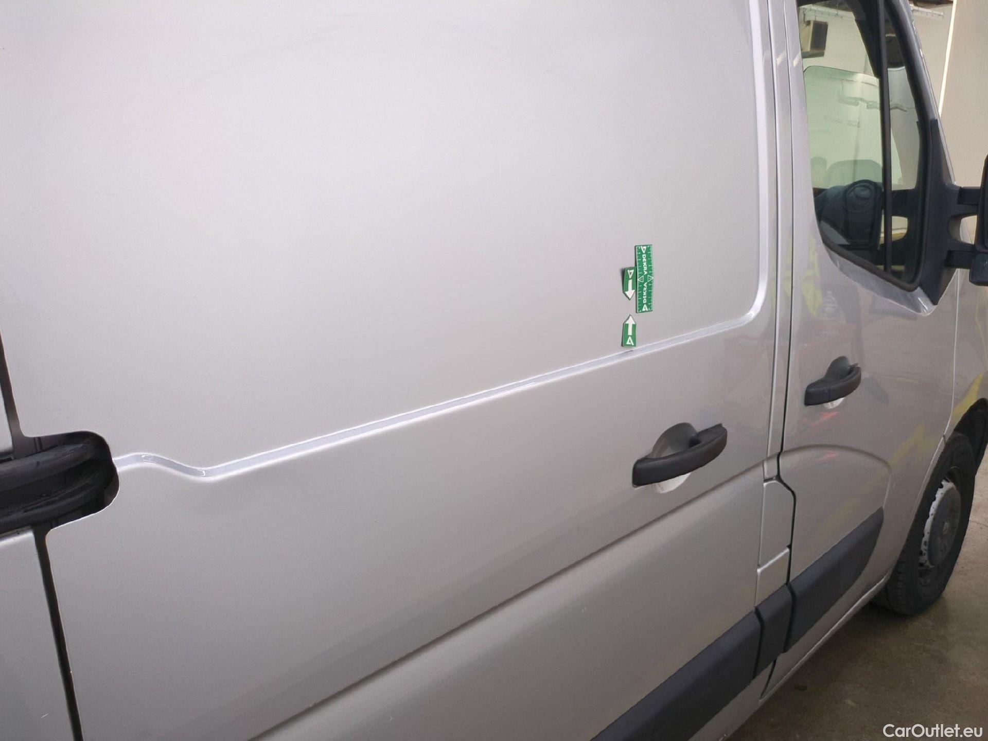  Renault  Master RENAULT  VU 4p Fourgon FG GCf Trac F3500 L1H2 Energy dCi 145 E6 #17