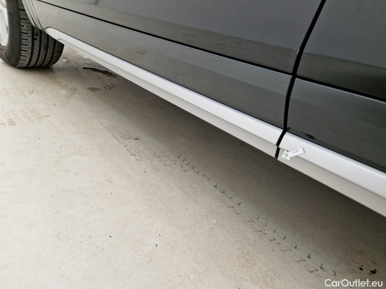  Audi  Q5 Advanced 40 TDI quattro W3 #4