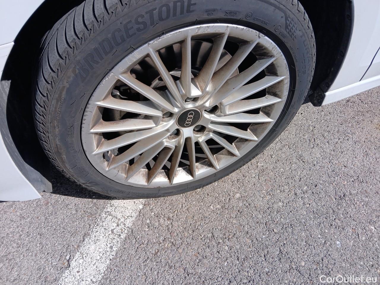  Audi  A3  Sedán 30 TDI advanced 2.0 TDI 115CV MT6 E6d #13