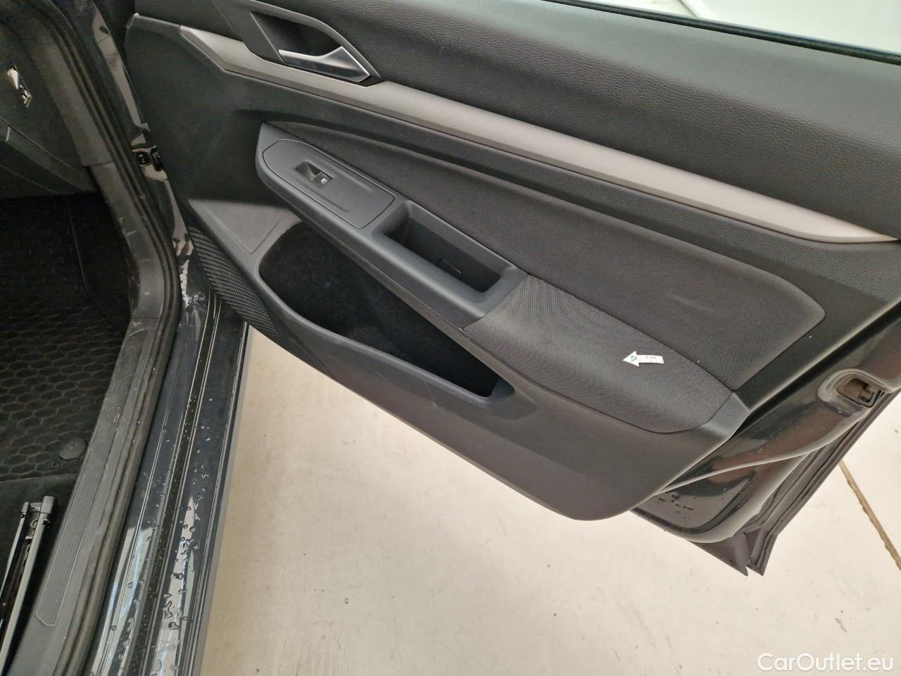  Volkswagen  Golf  Life 2.0 TDI #40