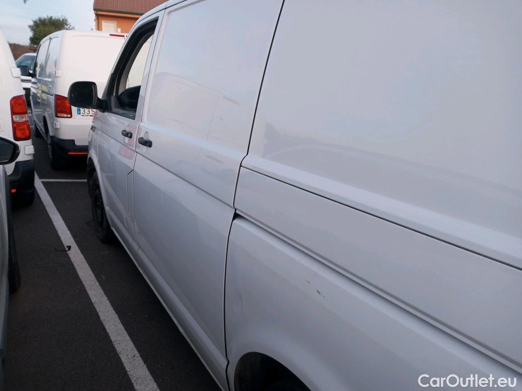  Land Rover  Discovery VOLKSWAGEN Transporter / 2020 / 4P / furgón Furgón Corto TN 2.0 TDI 110kW 4MO #39