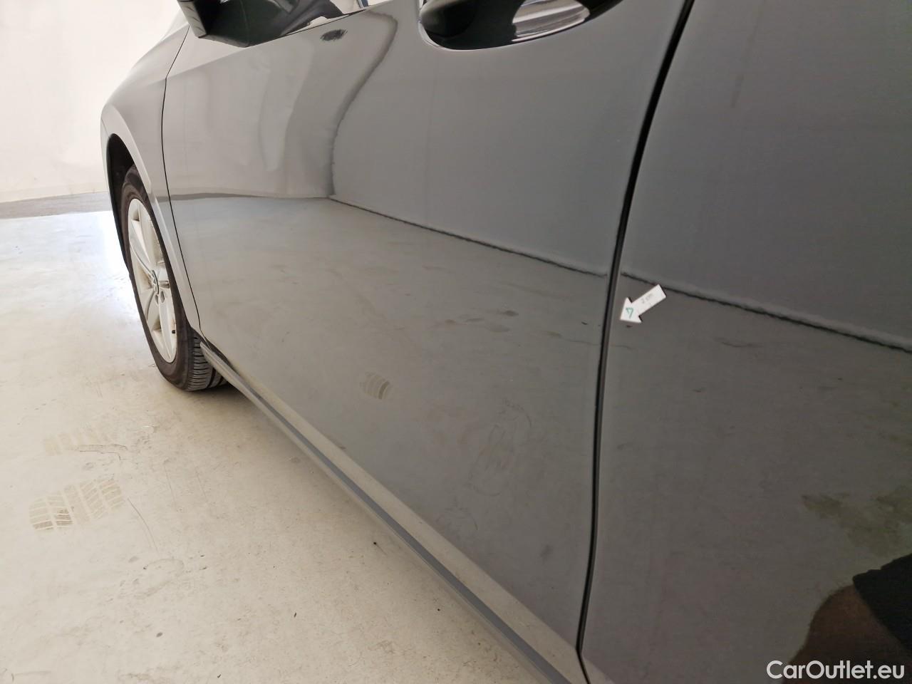  Volkswagen  Golf  Life 2.0 TDI #1