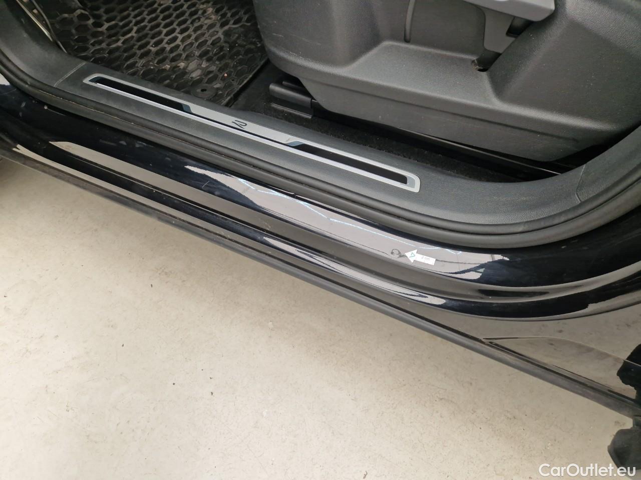  Volkswagen  Tiguan R-Line 2,0 TDI SCR DSG 4Mot #4