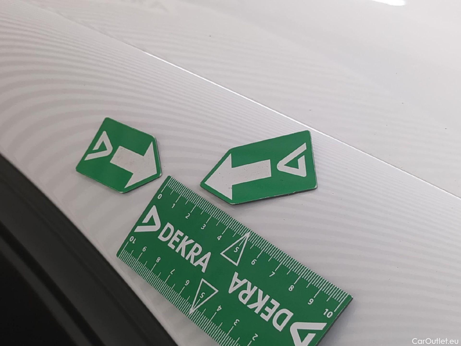  Citroen  C3 CITROEN  / 2016 / 5P / Berline PureTech 82 S&S BVM Feel Business #24