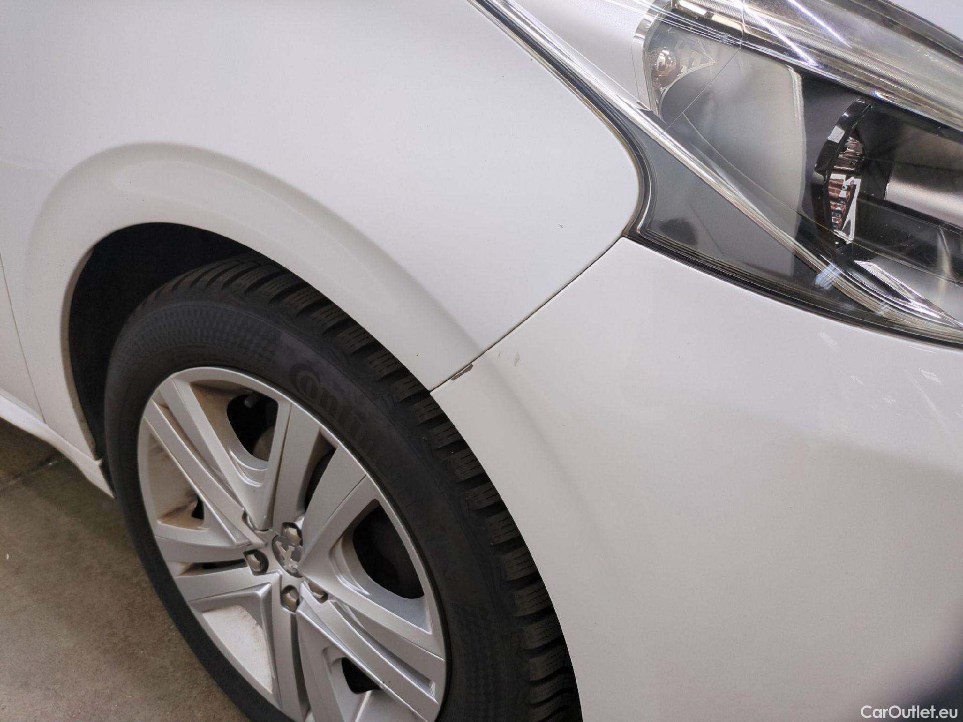  Peugeot  208  Allure Business 1.2 PureTech 110CV BVM5 E6 #4