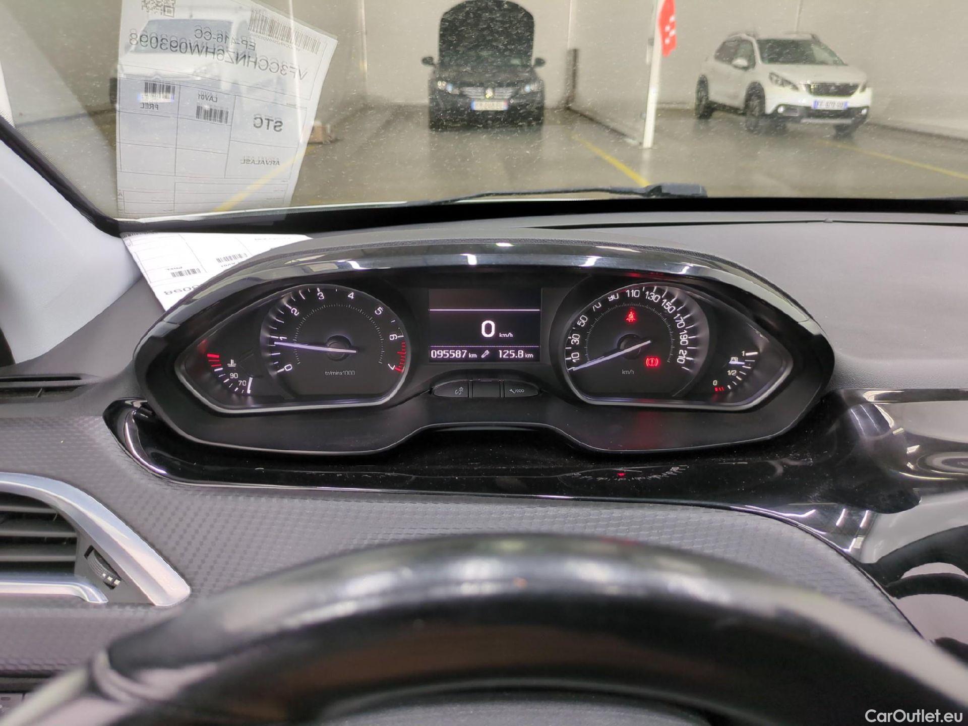  Peugeot  208  Allure Business 1.2 PureTech 110CV BVM5 E6 #1