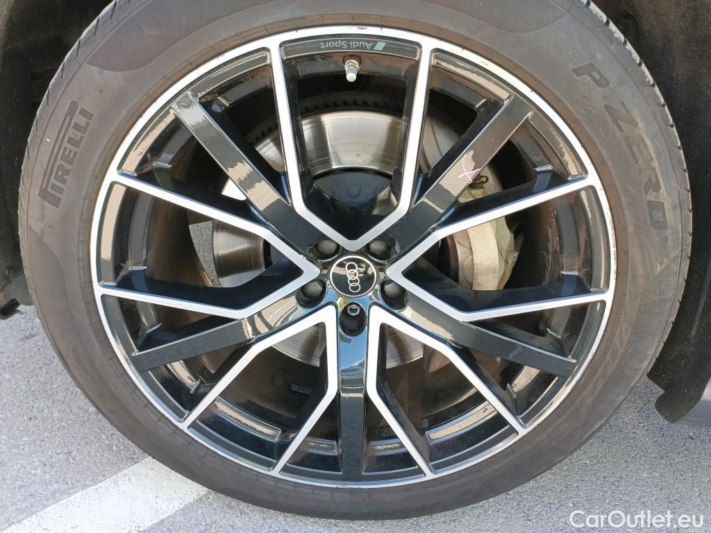  Audi  Q8  55 TFSI e quattro Black line Black Edition 3.0 TFSI 380CV AT8 E6d #1