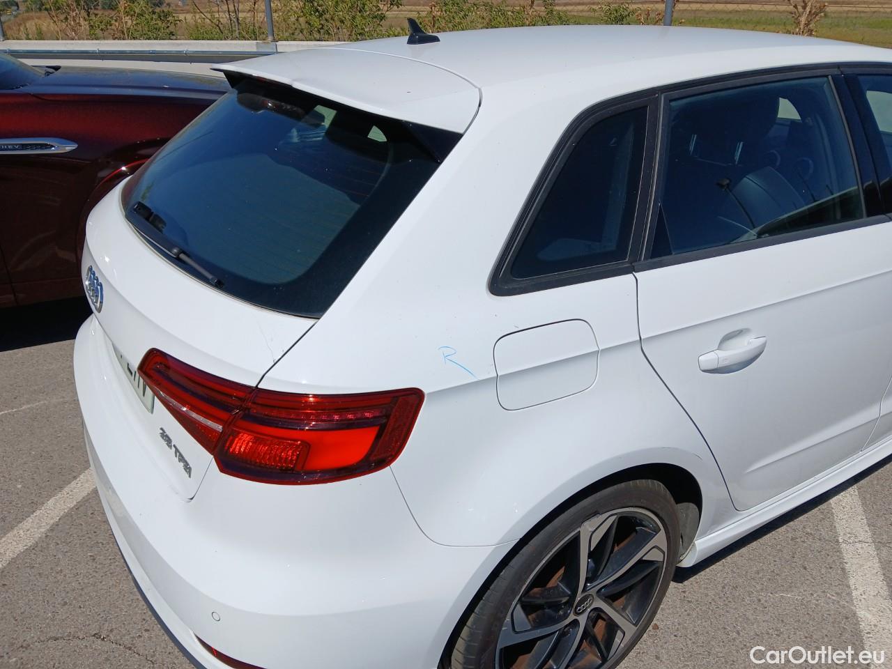  Audi  A3 AUDI  / 2016 / 5P / berlina con portón Sportback ALL-IN ed 35 TFSI 110kW S tron(SP) #24