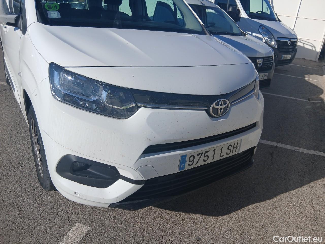  Citroen  Berlingo TOYOTA Proace City / 2020 / 5P / combi 1.5D 75kW (100CV) VX L1 #16