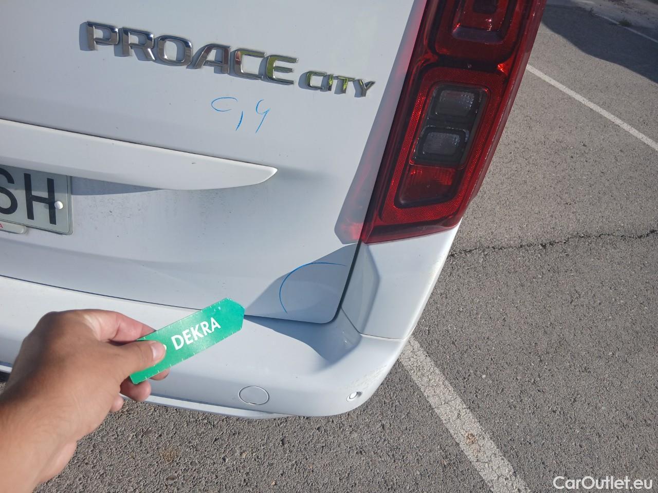  Citroen  Berlingo TOYOTA Proace City / 2020 / 5P / combi 1.5D 75kW (100CV) VX L1 #25
