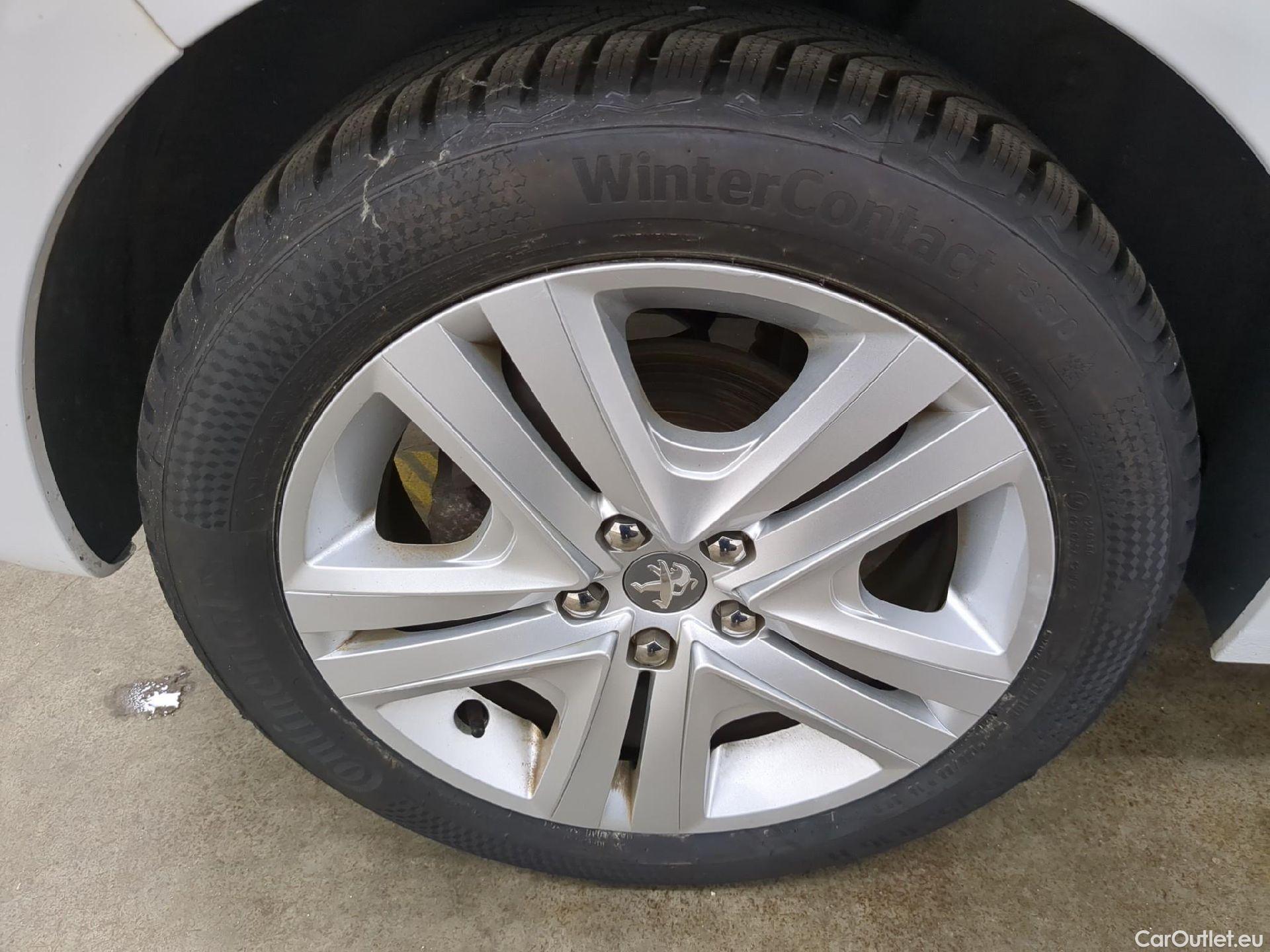  Peugeot  208  Allure Business 1.2 PureTech 110CV BVM5 E6 #3