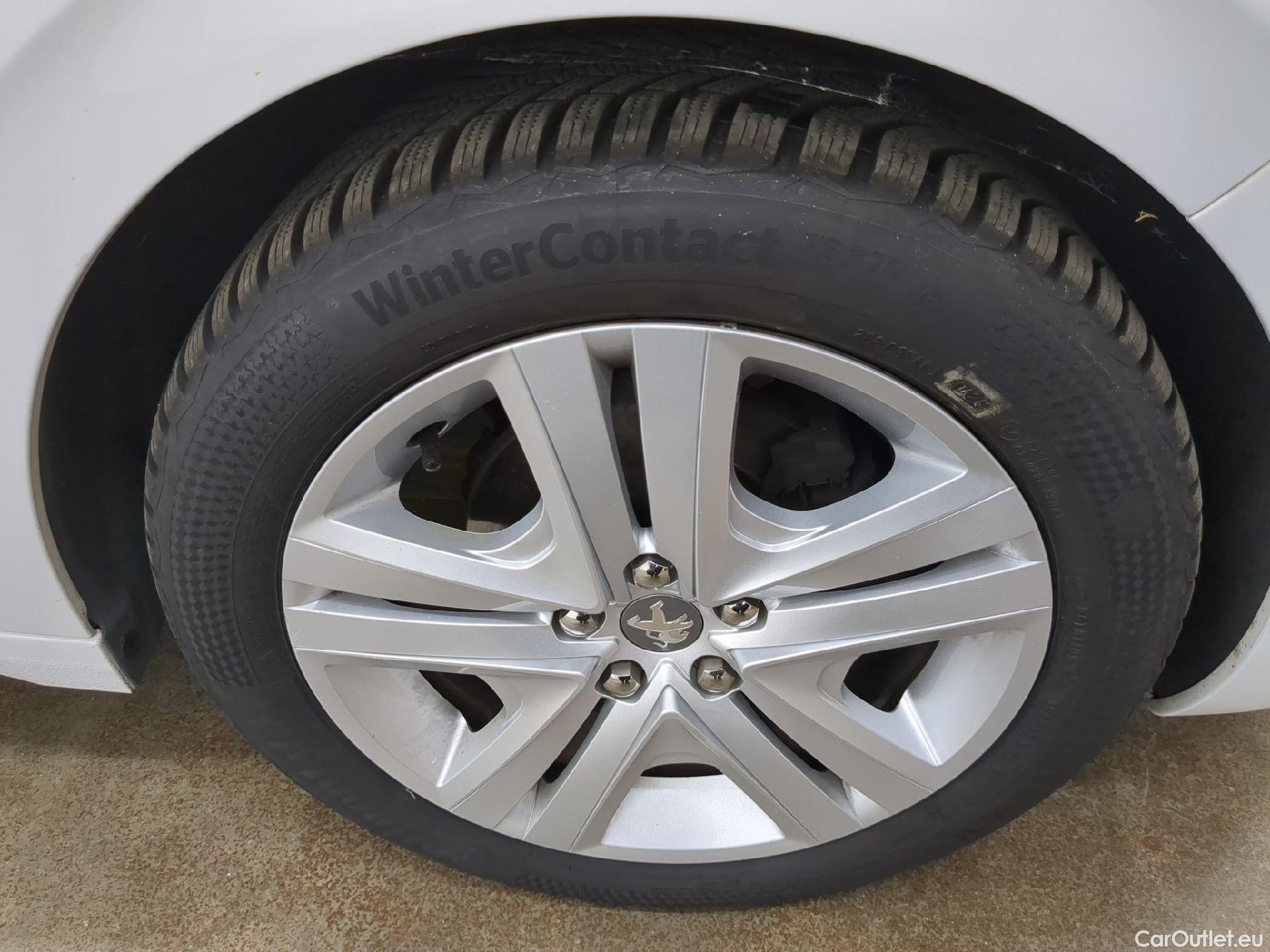  Peugeot  208  Allure Business 1.2 PureTech 110CV BVM5 E6 #4