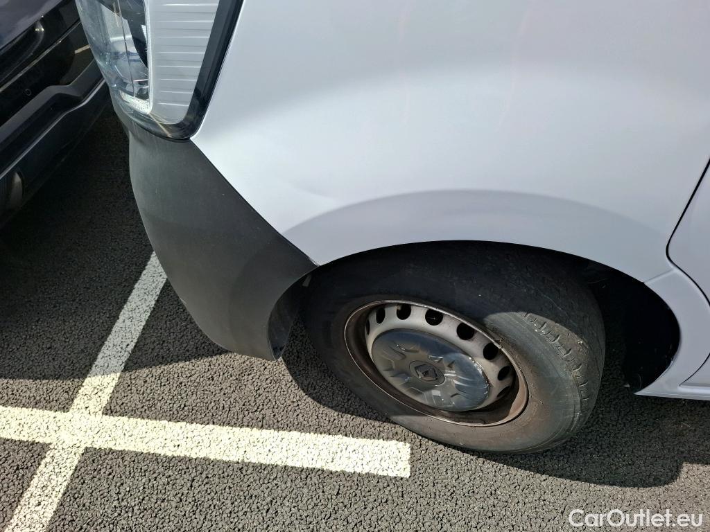  Renault  Master  III Fourgon L2H2 3 5 Confort dCi 135CV BVM6 E6dT #14