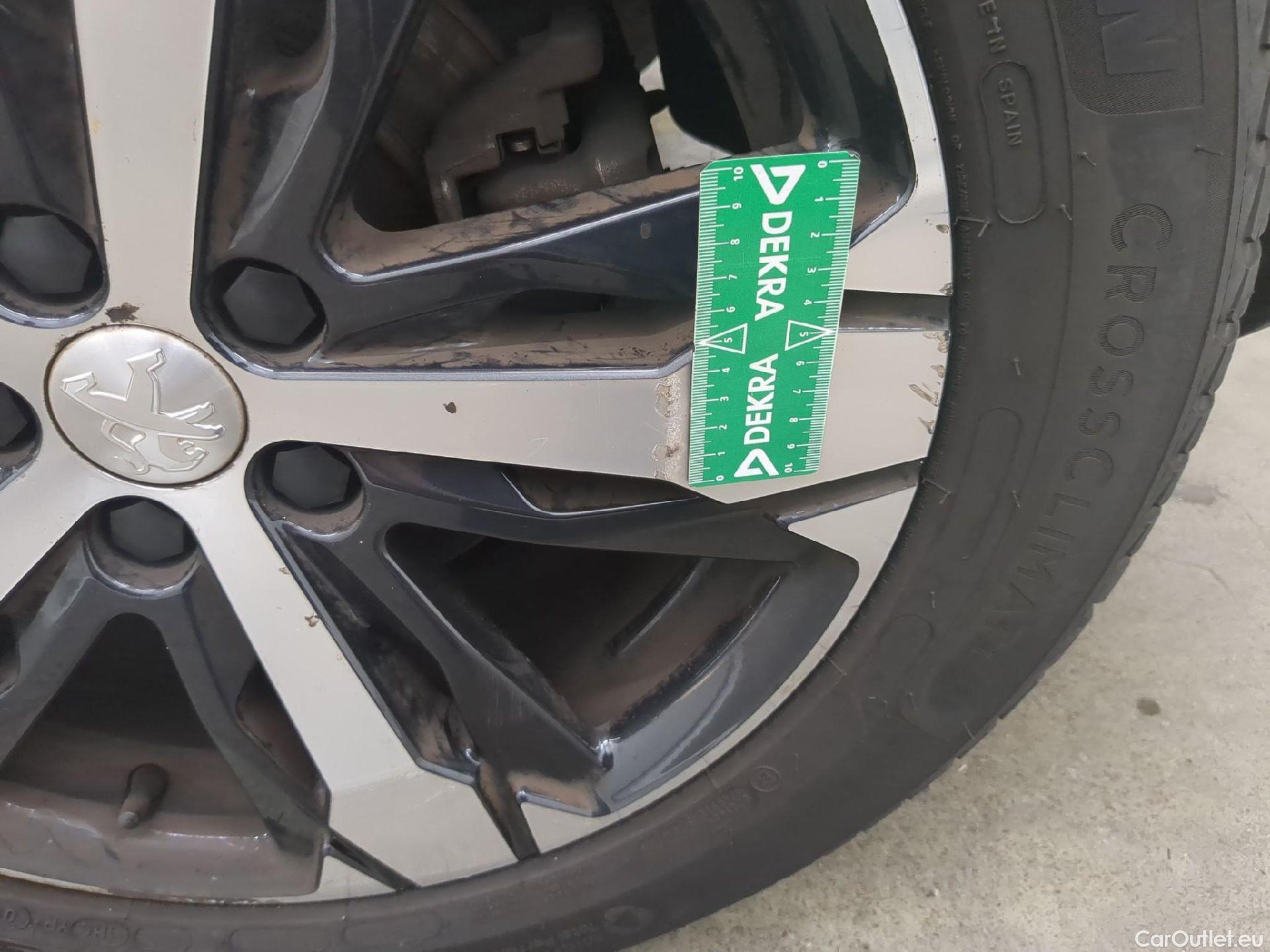  Peugeot  3008  GT Line 1.5 HDi 130CV BVA8 E6dT #19