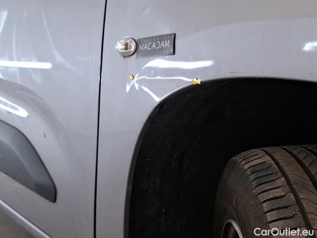  Citroen  Berlingo CITROEN  / 2018 / 4P / Fourgonnette Taille M 650kg PureTech 110 S&S BVM Club #9
