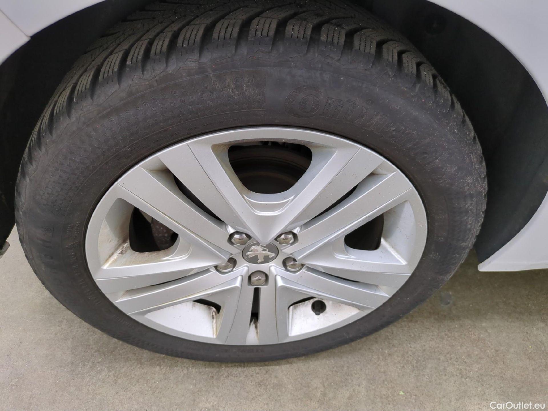  Peugeot  208  Allure Business 1.2 PureTech 110CV BVM5 E6 #7