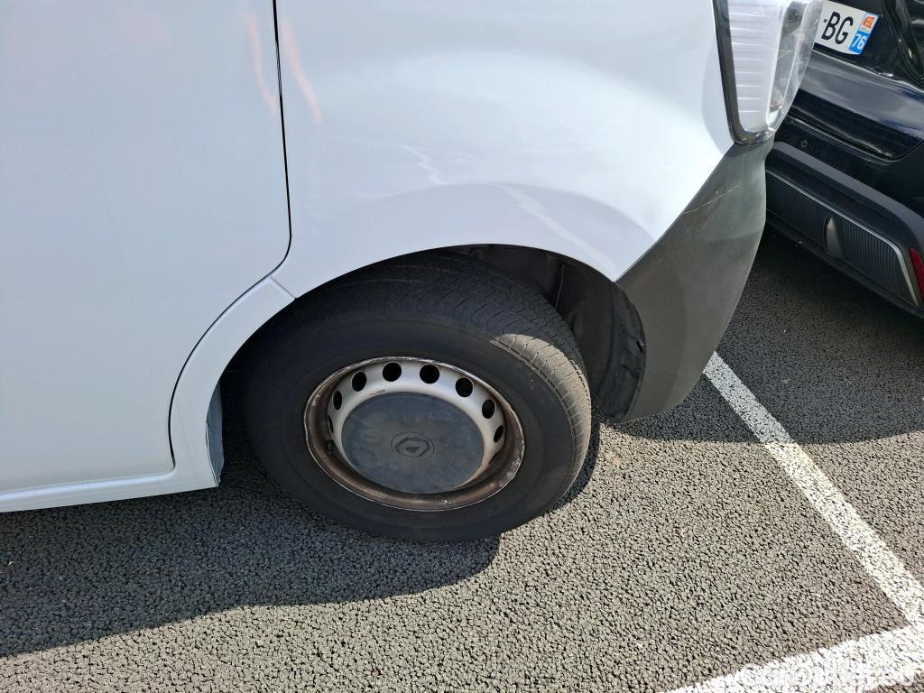  Renault  Master  III Fourgon L2H2 3 5 Confort dCi 135CV BVM6 E6dT #9