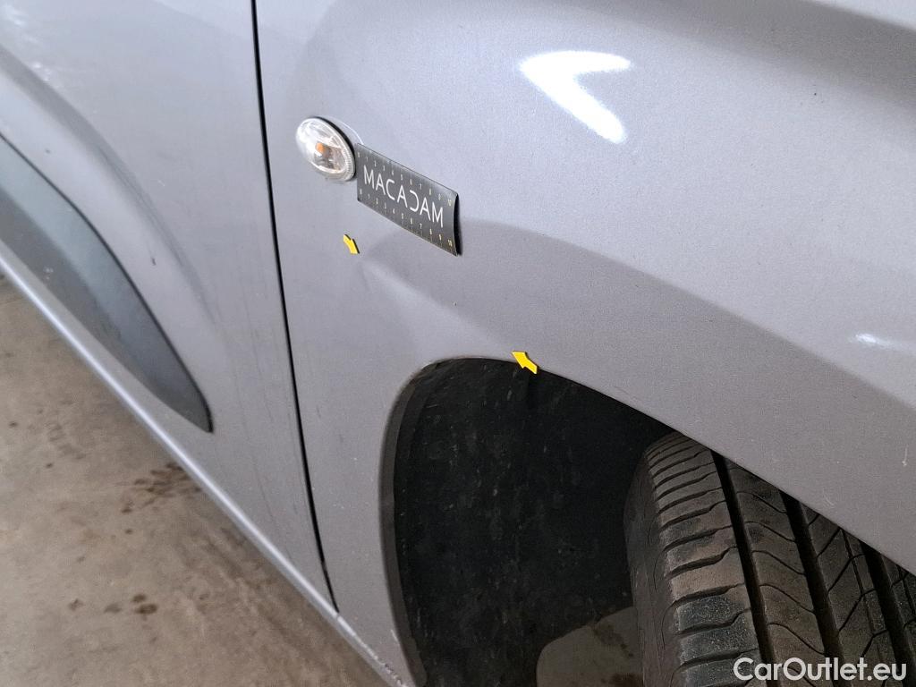  Citroen  Berlingo CITROEN  / 2018 / 4P / Fourgonnette Taille M 650kg PureTech 110 S&S BVM Club #8