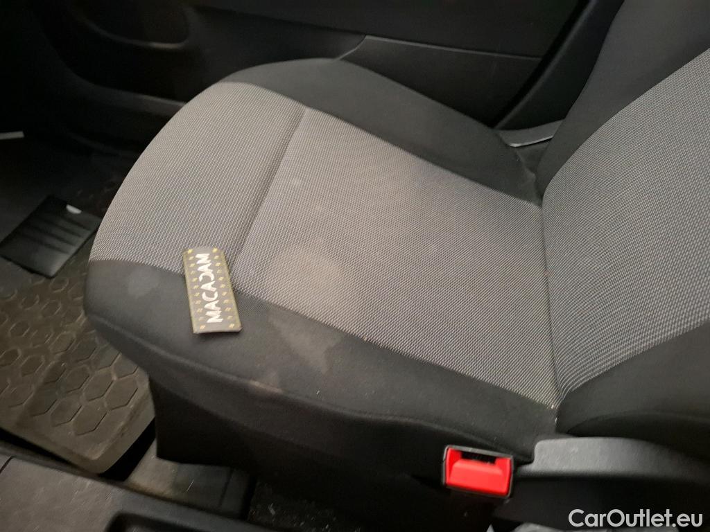  Citroen  Berlingo CITROEN  / 2018 / 4P / Fourgonnette Taille M 650kg PureTech 110 S&S BVM Club #19