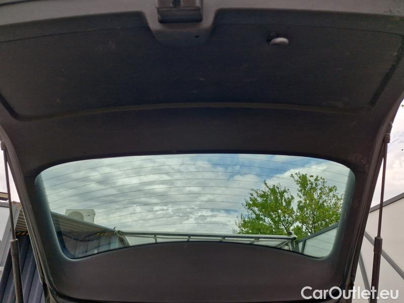  Skoda  Octavia  Combi  (5E5)(03.2017->)  Com TDI 110 Style AT #23