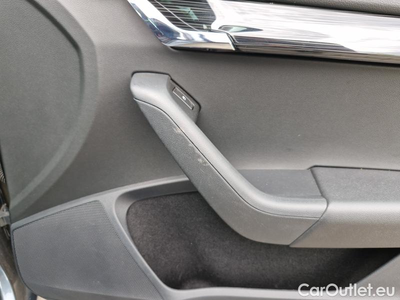  Skoda  Octavia  Combi  (5E5)(03.2017->)  Com TDI 110 Style AT #36