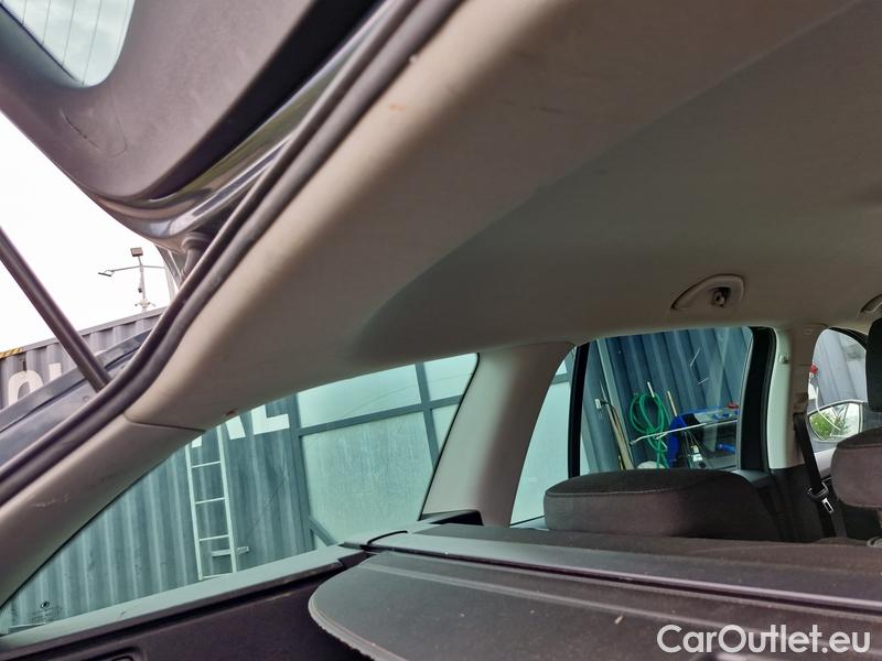  Skoda  Octavia  Combi  (5E5)(03.2017->)  Com TDI 110 Style AT #33