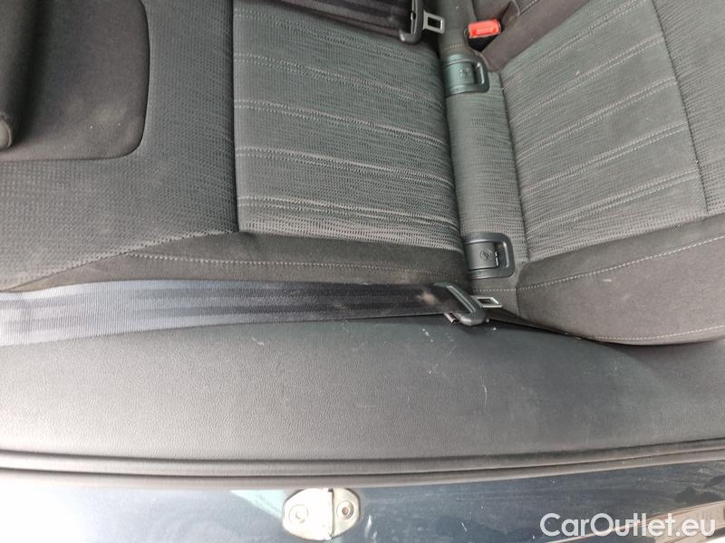  Skoda  Octavia  Combi  (5E5)(03.2017->)  Com TDI 110 Style AT #32