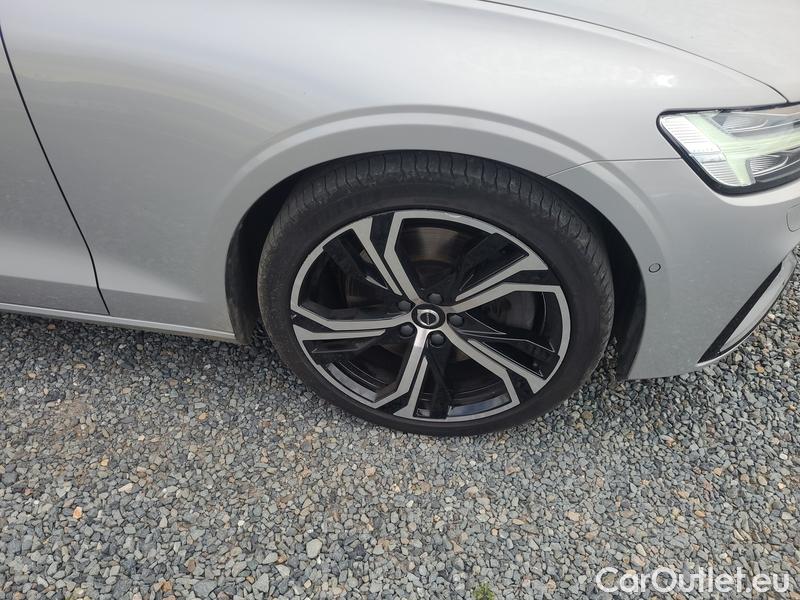  Volvo  S60  (2019)  B5 Ultimate Dark AWD AT #4