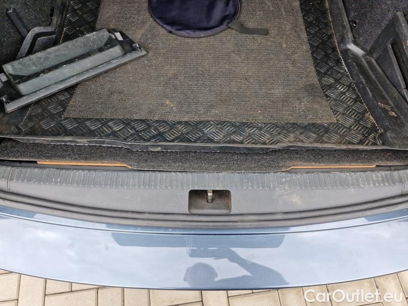  Skoda  Octavia  Combi  (5E5)(03.2017->)  Com TDI 110 Style AT #24