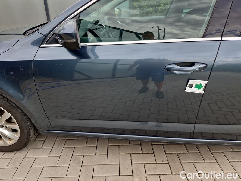  Skoda  Octavia  Combi  (5E5)(03.2017->)  Com TDI 110 Style AT #5