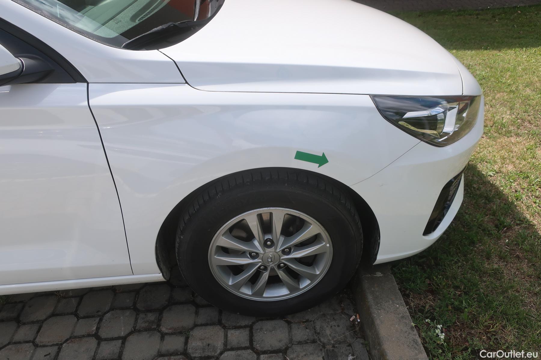  Hyundai  i30   cw (PD)(2017->)  kom.1.0TGDI 120 Comfort #2