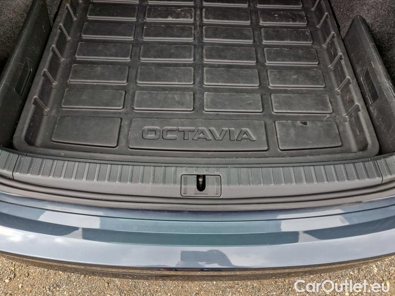  Skoda  Octavia  Combi (NX3)(2020) Oct.Combi 2.0TDI 110 Style AT #12