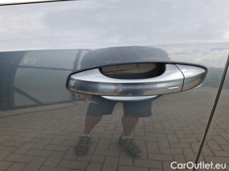  Skoda  Octavia  Combi  (5E5)(03.2017->)  Com TDI 110 Style AT #4