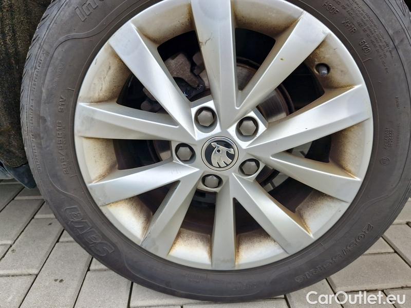  Skoda  Octavia  Combi  (5E5)(03.2017->)  Com TDI 110 Style AT #19