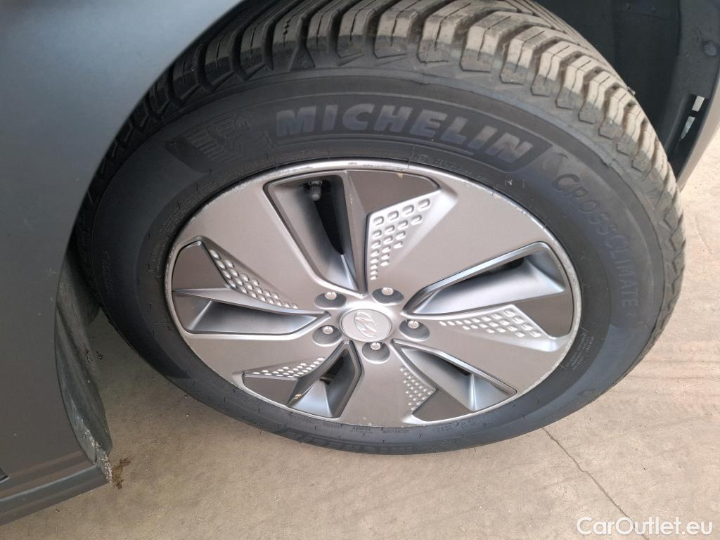  Hyundai  Konna Kona Creative Electrique 2WD 64kWh BVA #71