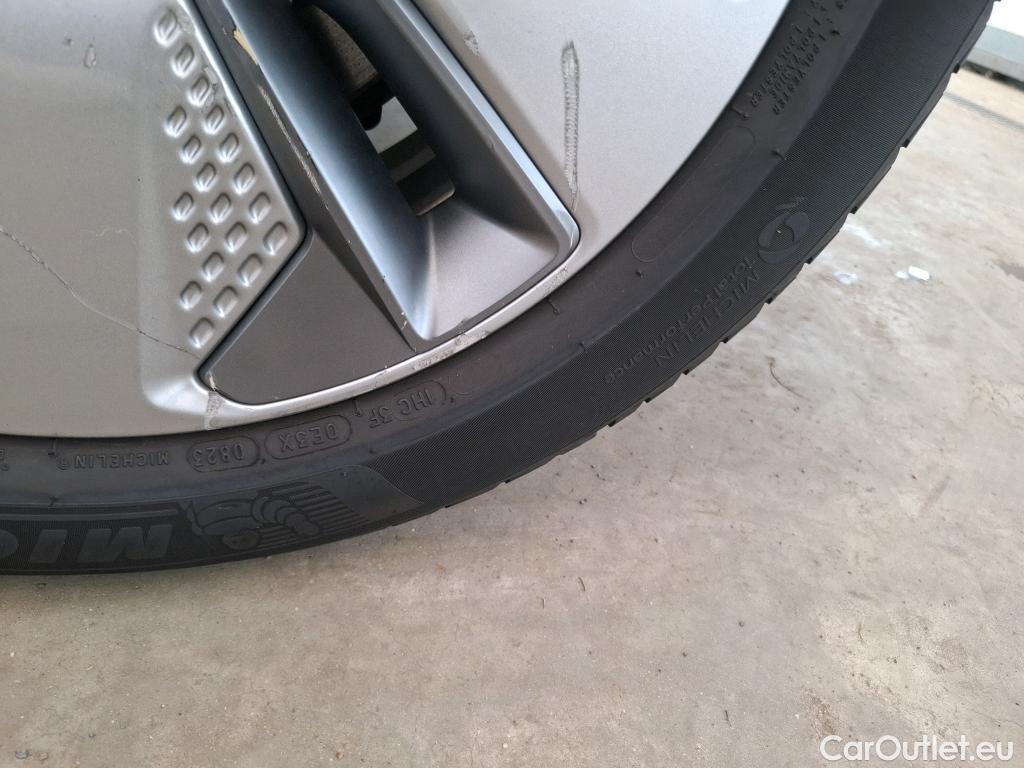  Hyundai  Konna Kona Creative Electrique 2WD 64kWh BVA #100