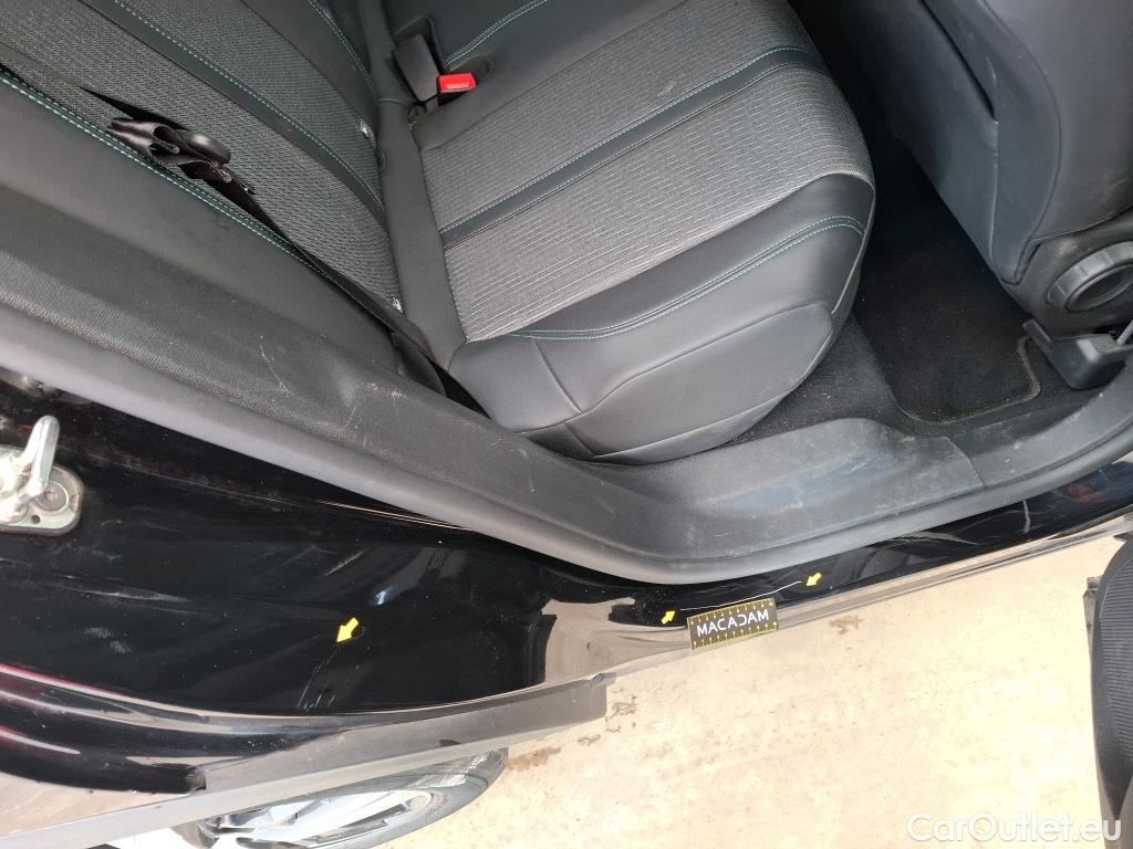  Peugeot  3008  II Hybrid 225 Allure 1.6 Plug-In 225CV BVA8 E6d #81