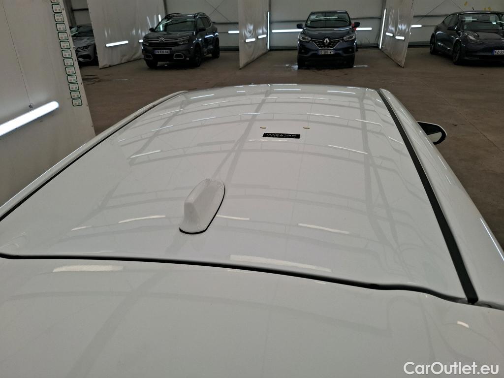  Toyota  Corolla TOYOTA  / 2018 / 5P / Berline Hybride 122h Dynamic Business #1