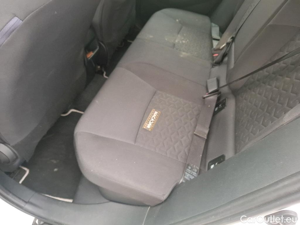  Toyota  Corolla TOYOTA  / 2018 / 5P / Berline Hybride 122h Dynamic Business #24