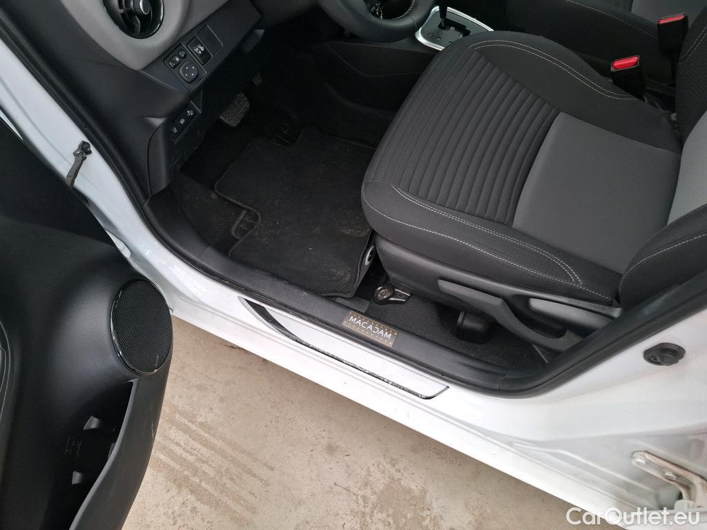  Toyota  Yaris TOYOTA  Hybride / 2017 / 5P / Berline 1.5 VVT-I HYBRID France Business #1