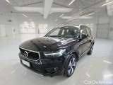  Volvo  XC 40 VOLVO XC40 / 2017 / 5P / SUV T5 TWIN ENGINE GEARTRONIC MOMENTUM 