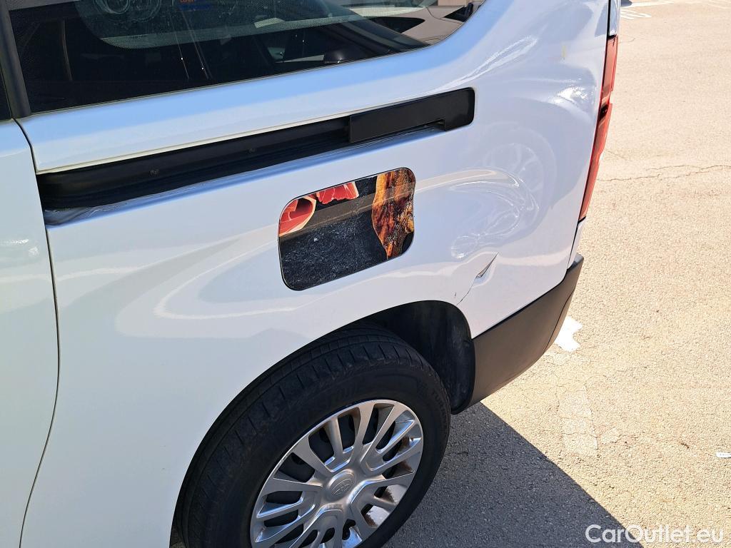  Citroen  Berlingo TOYOTA Proace City / 2020 / 5P / combi 1.5D 96kW (130CV) GX L2 #19