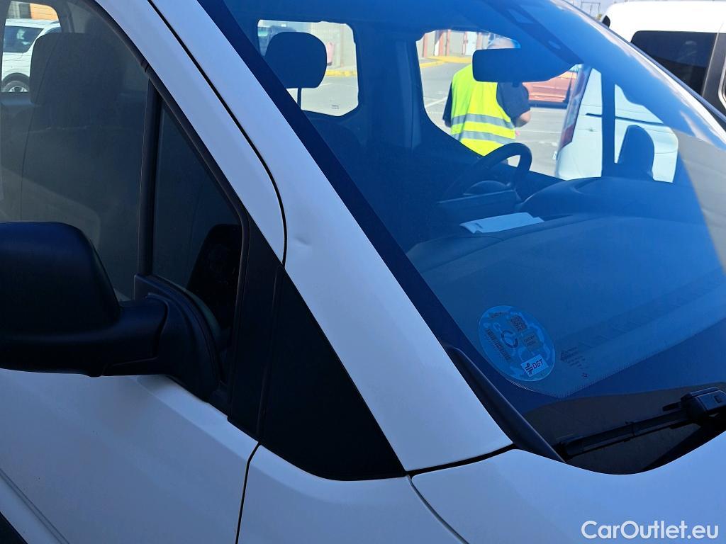  Citroen  Berlingo TOYOTA Proace City / 2020 / 5P / combi 1.5D 96kW (130CV) GX L2 #37