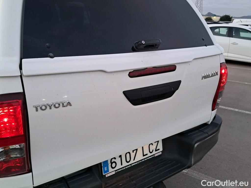  Toyota  Hilux TOYOTA  / 2016 / 4P / pickup 2.4 D-4D Cabina Doble GX #4
