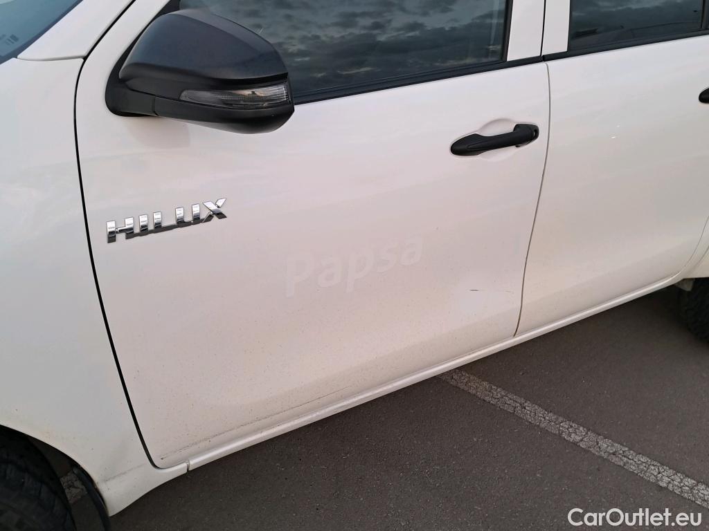  Toyota  Hilux TOYOTA  / 2016 / 4P / pickup 2.4 D-4D Cabina Doble GX #8