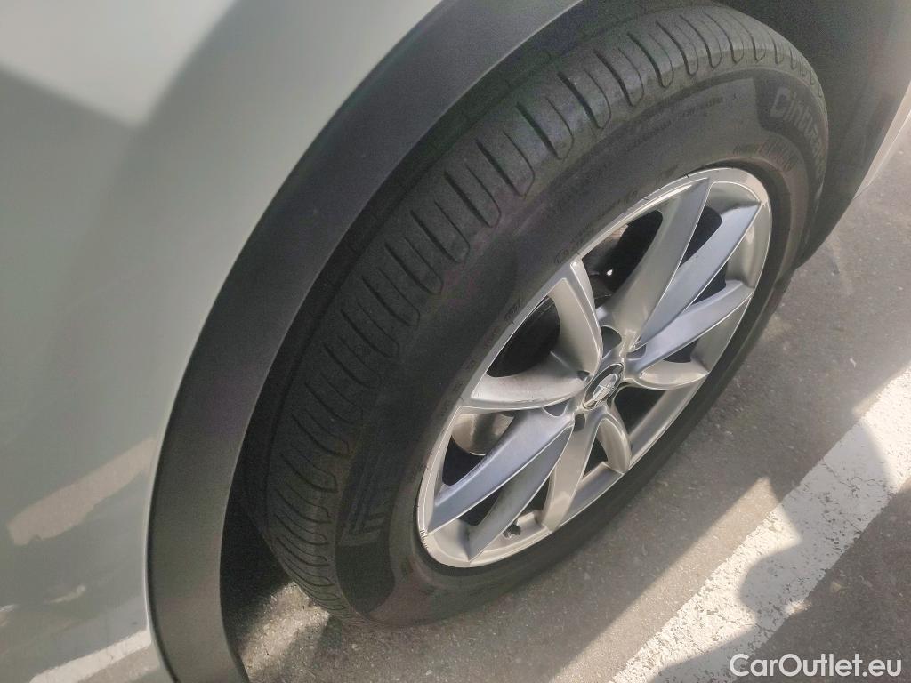  Bmw  X1 Serie  sDrive16d Business 1.5 115CV MT6 E6 #10